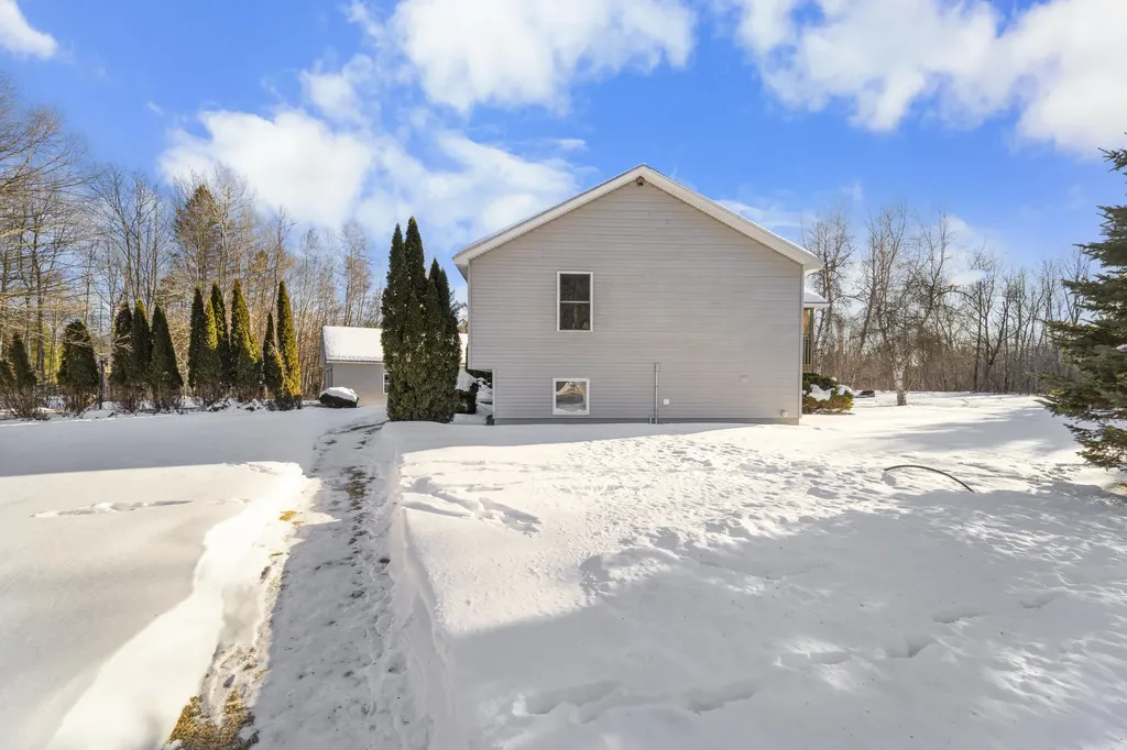 50 Emerald Drive Hampden ME 04444