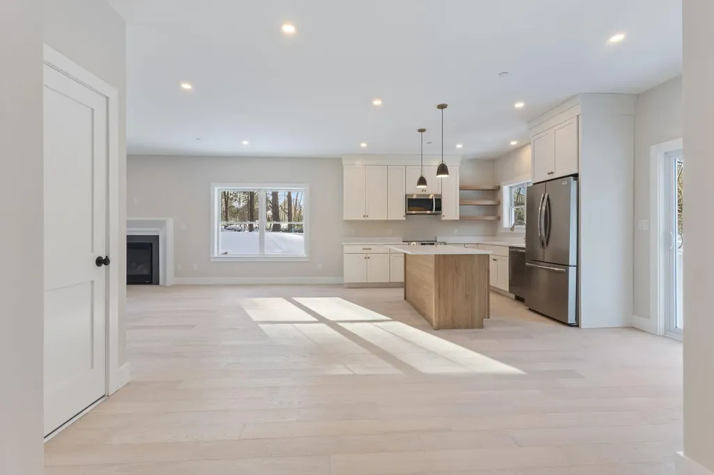11 Peabody Lane Saco ME 04072