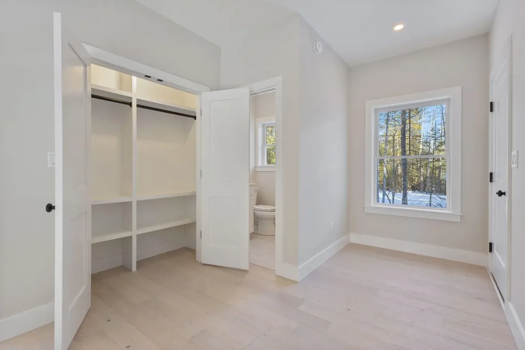 11 Peabody Lane Saco ME 04072