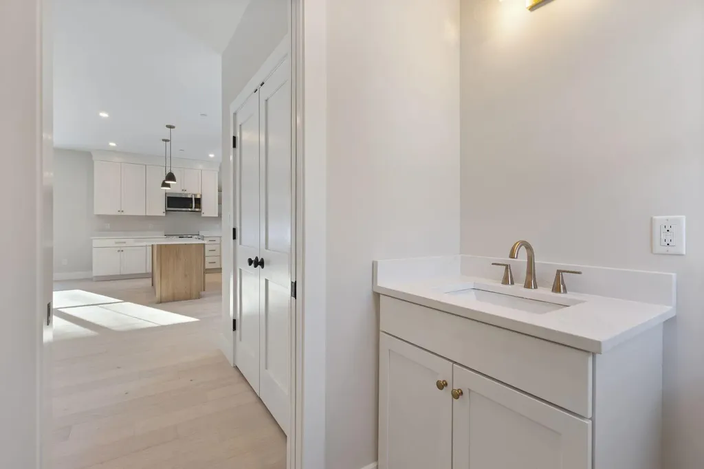 11 Peabody Lane Saco ME 04072