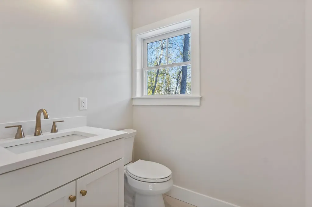 11 Peabody Lane Saco ME 04072