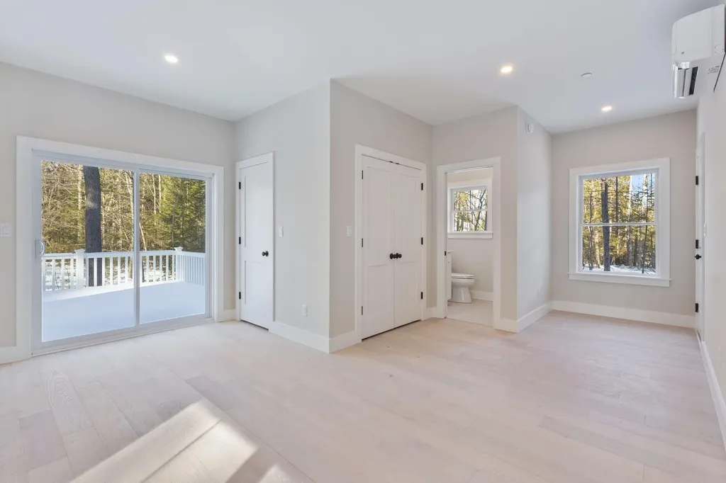 11 Peabody Lane Saco ME 04072