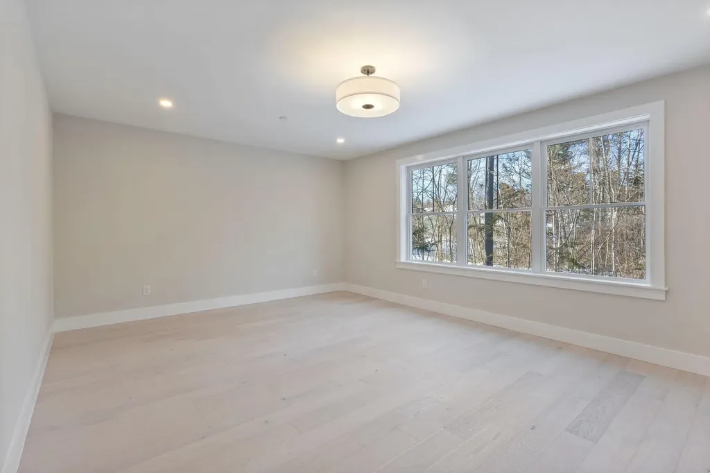 11 Peabody Lane Saco ME 04072