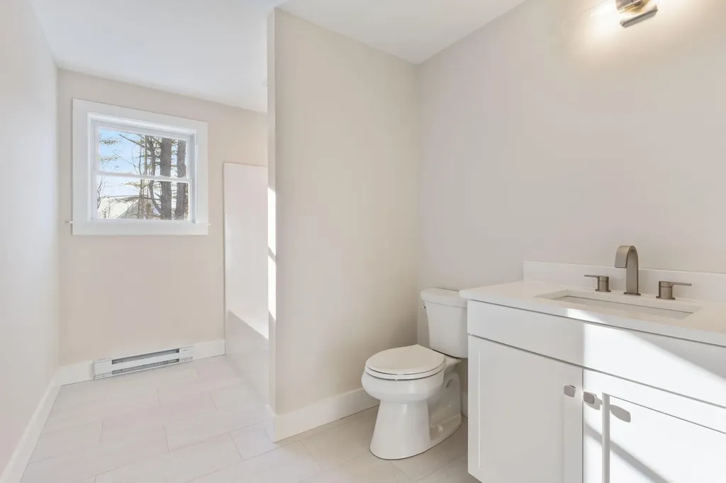 11 Peabody Lane Saco ME 04072