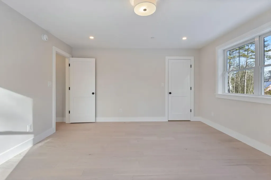 11 Peabody Lane Saco ME 04072