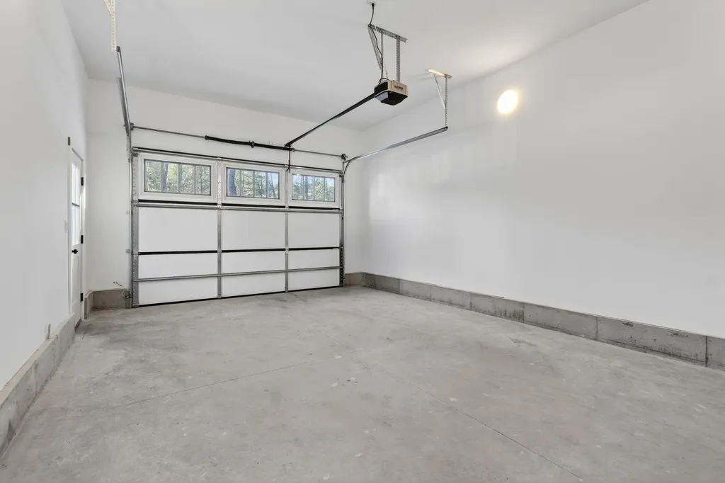 11 Peabody Lane Saco ME 04072
