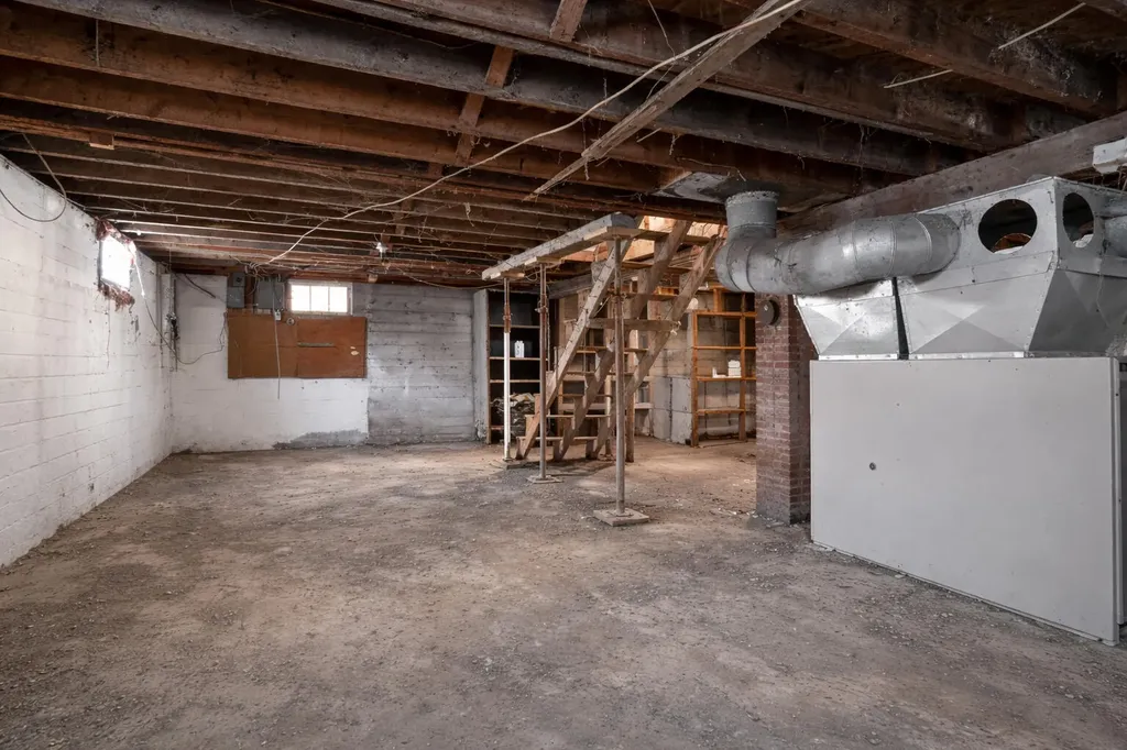 28 Hammond Street Caribou ME 04736
