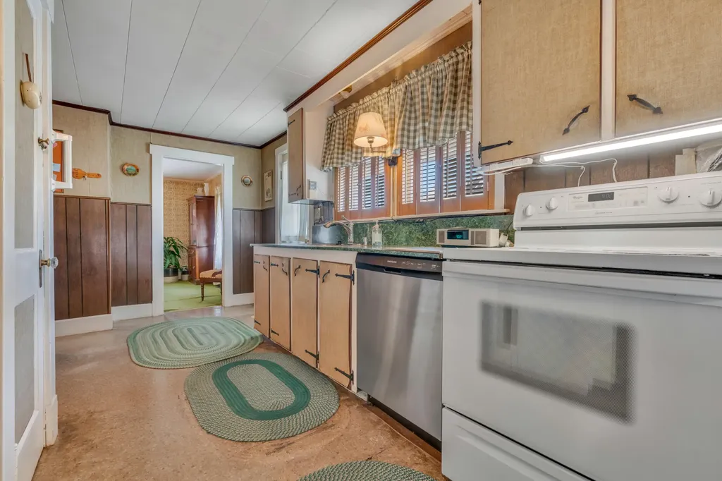 192 Ossipee Trail Limington ME 04049