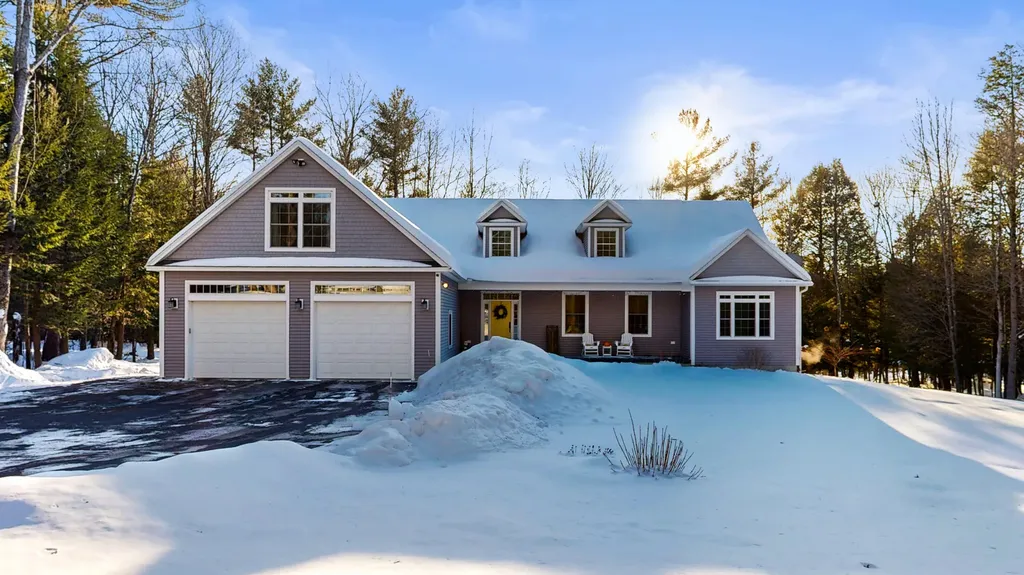 17 Bowdoin Drive Lewiston ME 04240