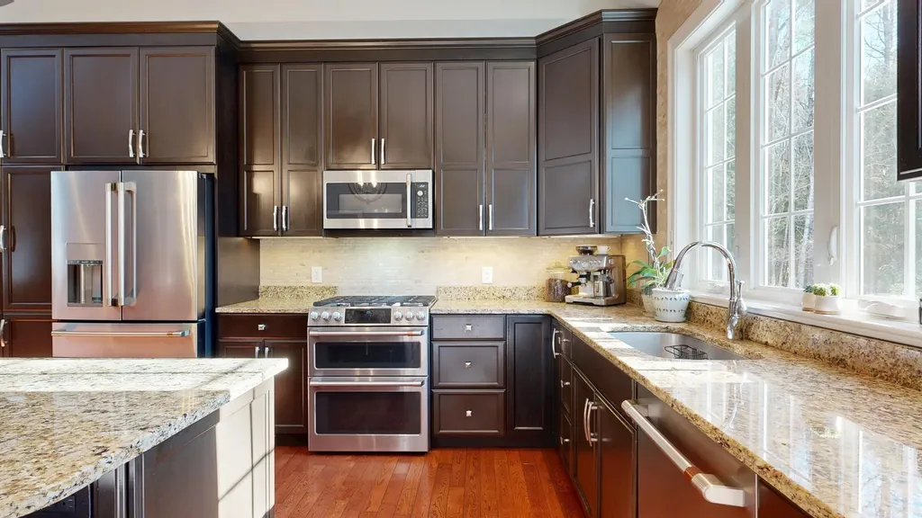 17 Bowdoin Drive Lewiston ME 04240