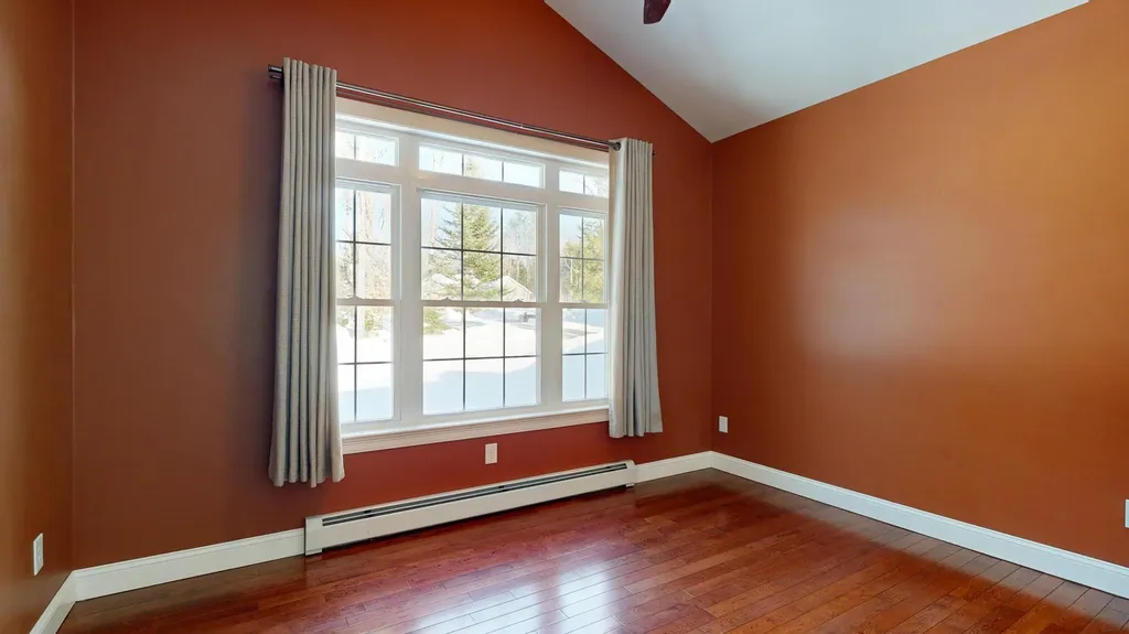17 Bowdoin Drive Lewiston ME 04240