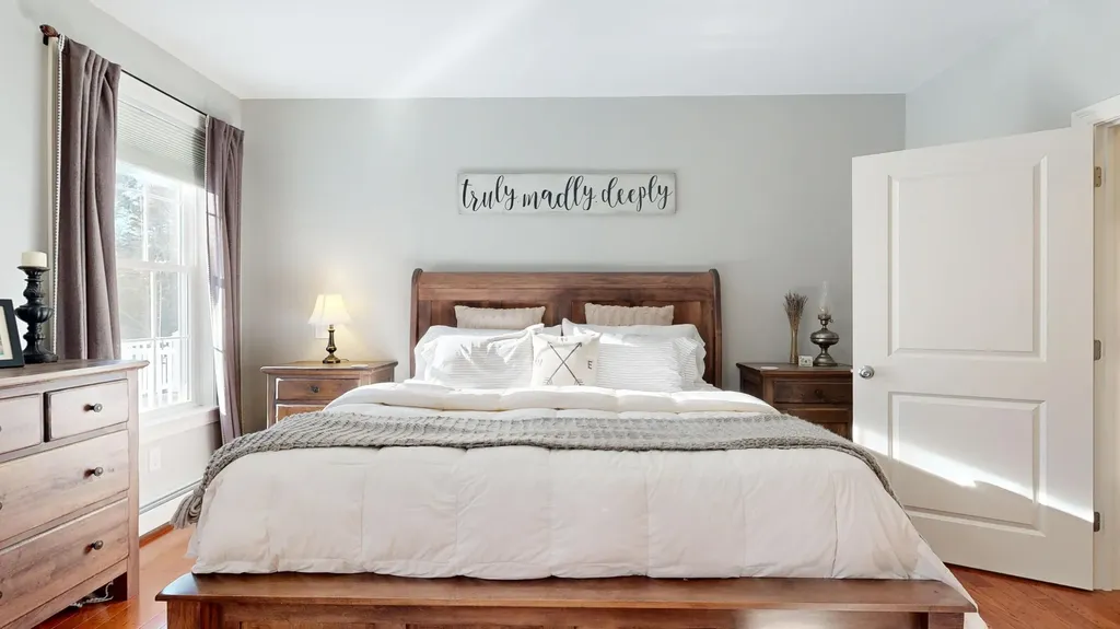 17 Bowdoin Drive Lewiston ME 04240
