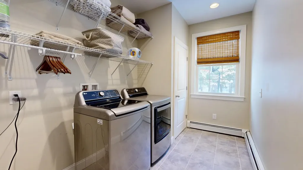 17 Bowdoin Drive Lewiston ME 04240