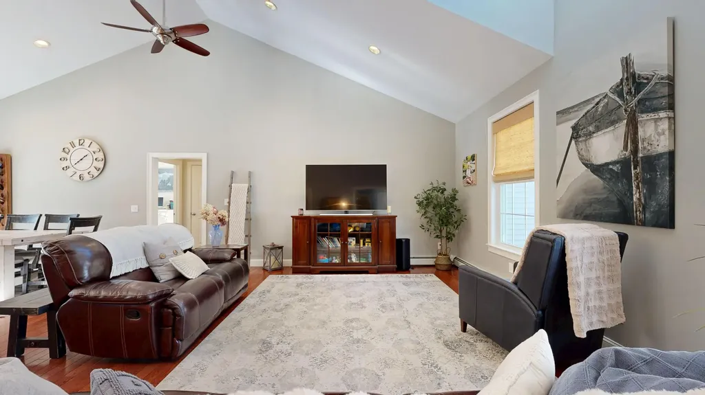 17 Bowdoin Drive Lewiston ME 04240