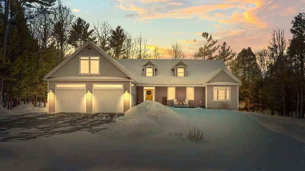 17 Bowdoin Drive Lewiston ME 04240