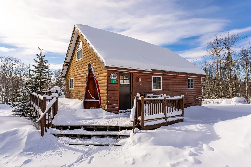 5 Lyons Lane Rangeley ME 04970