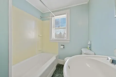 59 Thatcher Street Bangor ME 04401