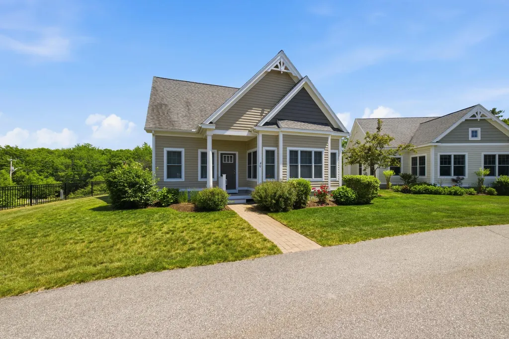 17 Adams Lane Arundel ME 04046