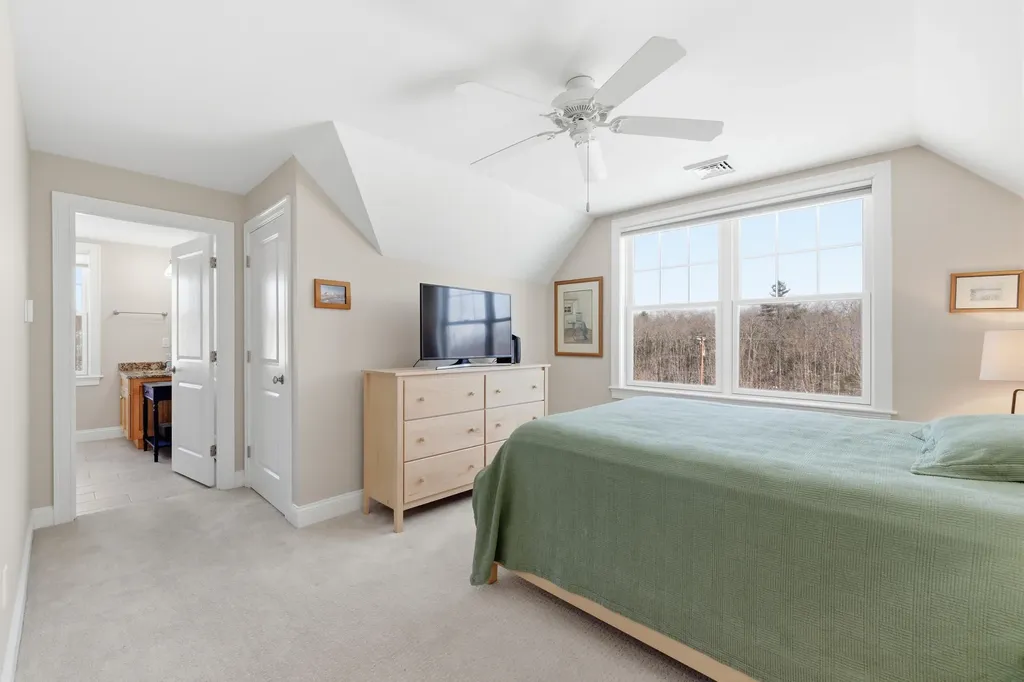 17 Adams Lane Arundel ME 04046