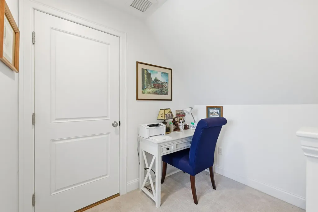 17 Adams Lane Arundel ME 04046