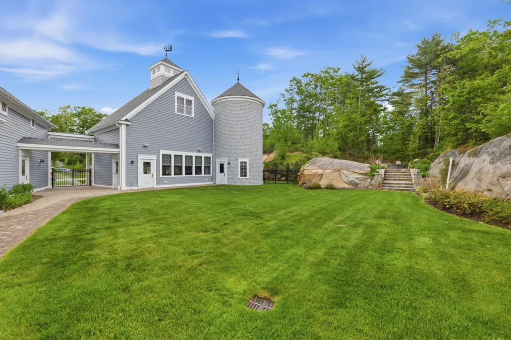 17 Adams Lane Arundel ME 04046