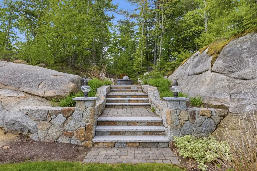 17 Adams Lane Arundel ME 04046