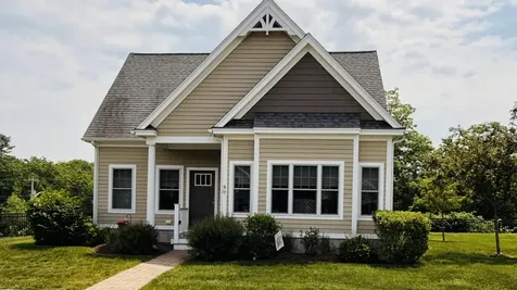 17 Adams Lane Arundel ME 04046