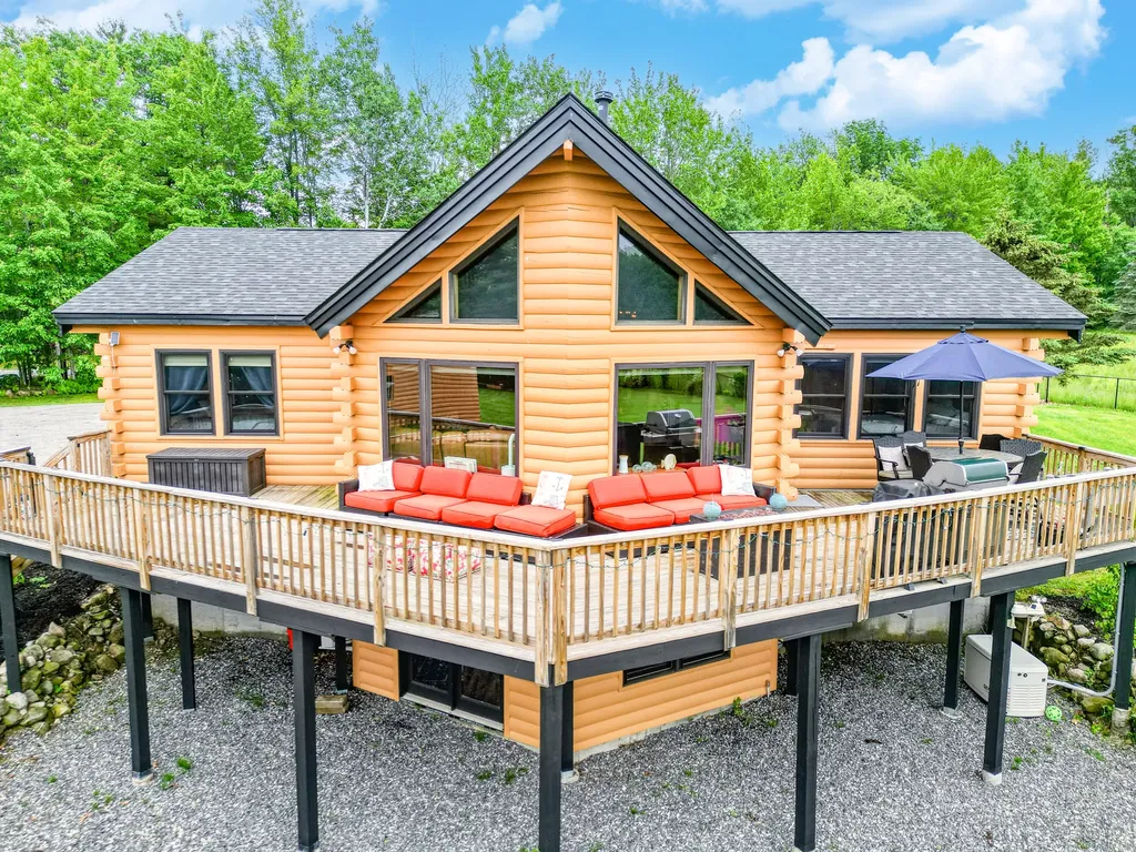 1277 Naples Road Harrison ME 04040