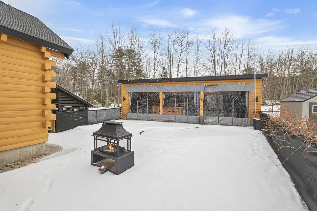 1277 Naples Road Harrison ME 04040