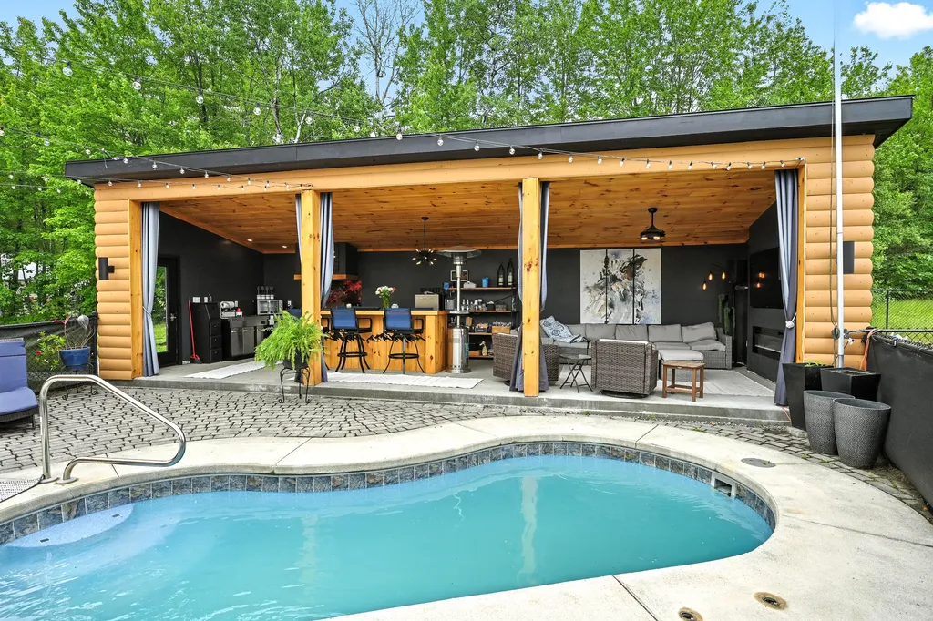 1277 Naples Road Harrison ME 04040