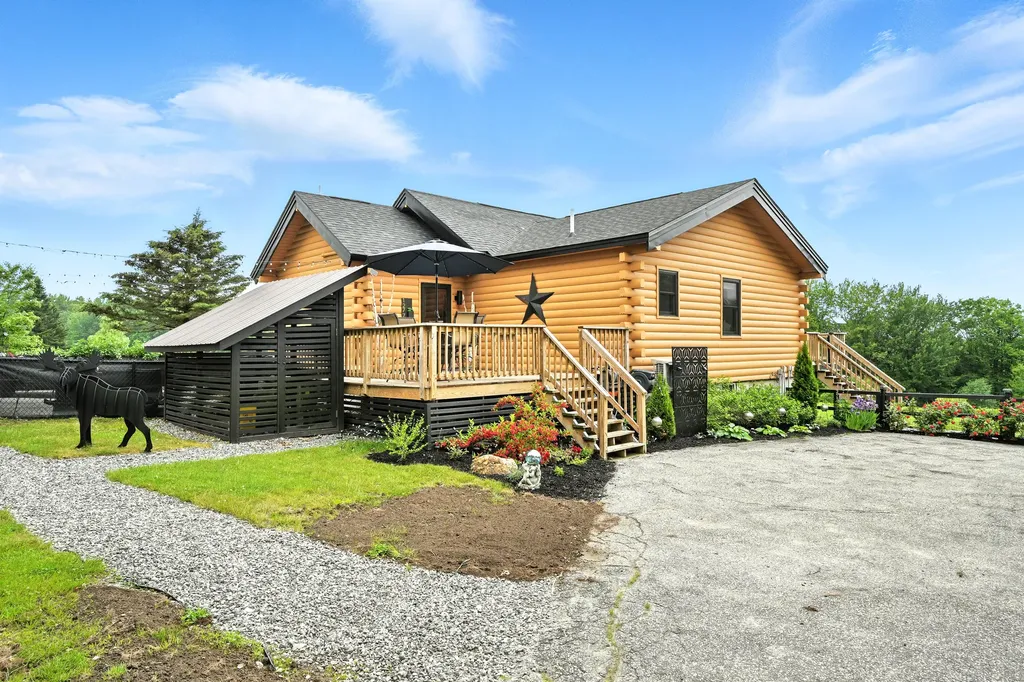 1277 Naples Road Harrison ME 04040