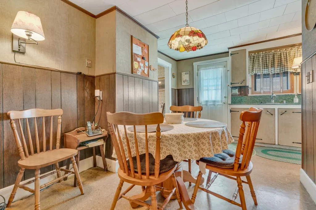 192 Ossipee Trail Limington ME 04049