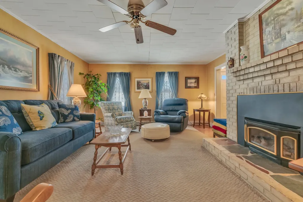 192 Ossipee Trail Limington ME 04049