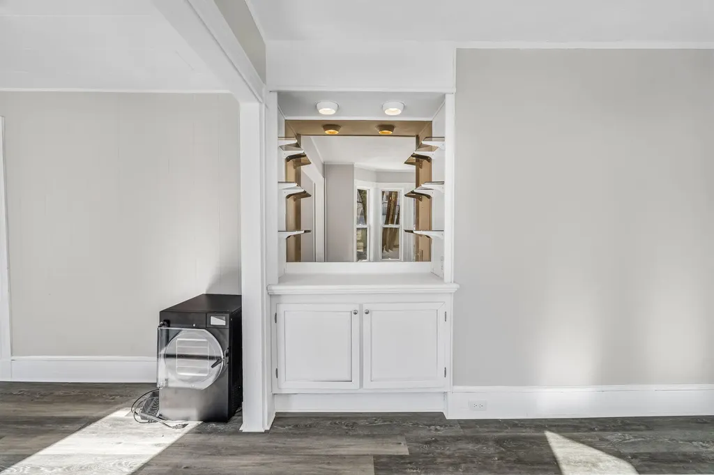 327 Essex Street Bangor ME 04401