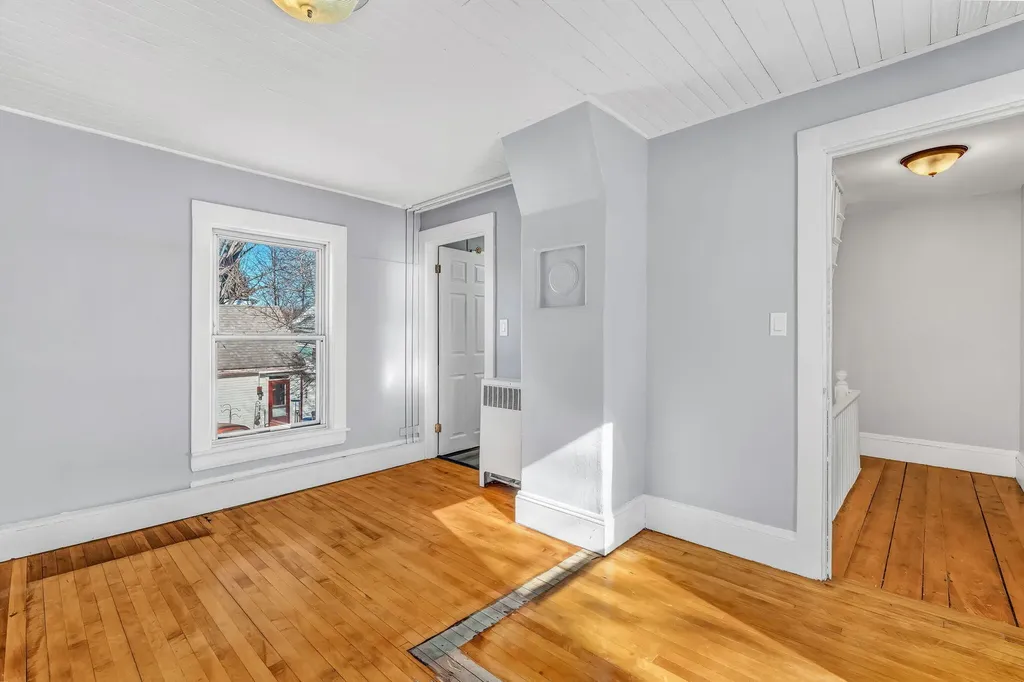 327 Essex Street Bangor ME 04401
