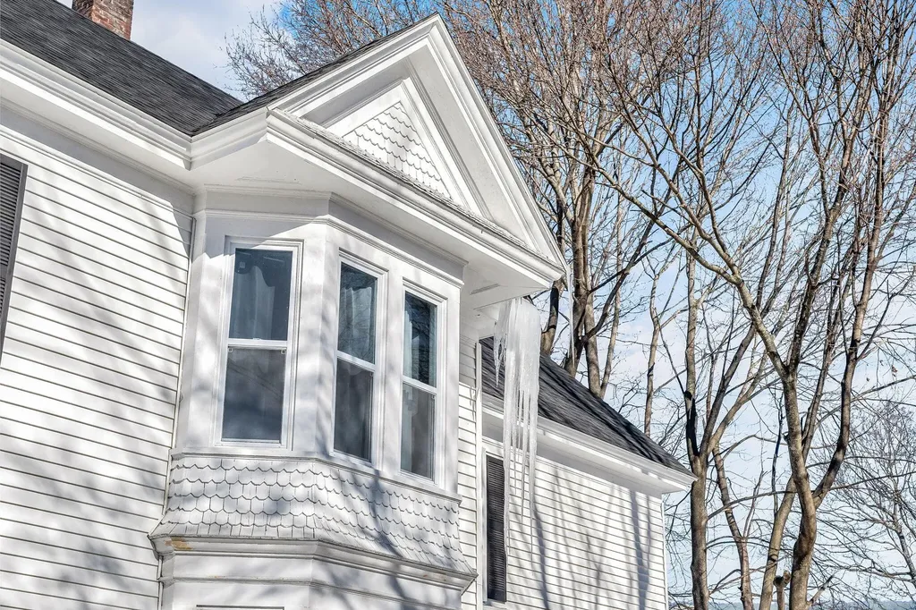 327 Essex Street Bangor ME 04401
