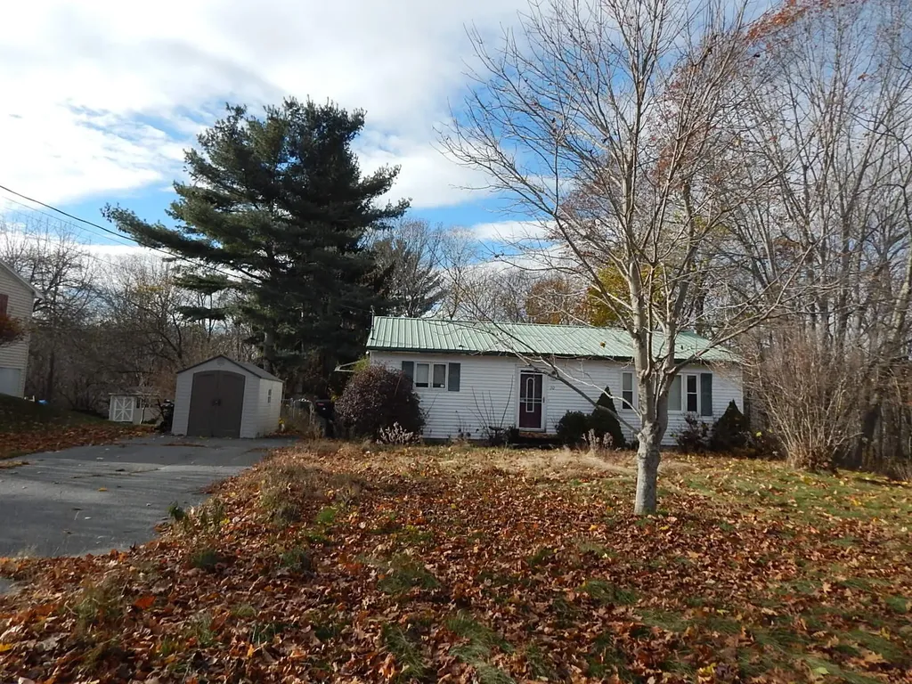 30 Hillcrest Street Gardiner ME 04345