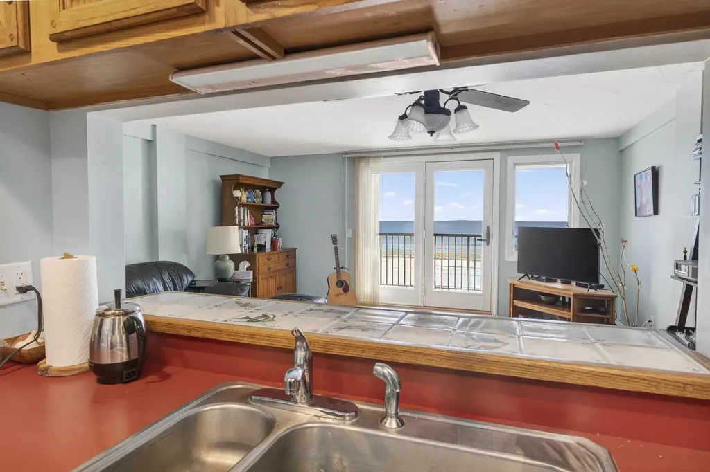 191 E Grand Avenue Old Orchard Beach ME 04064