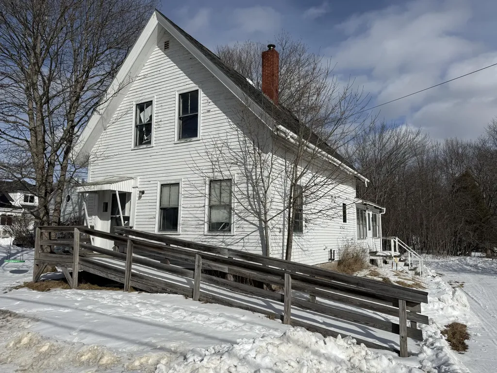29 Broadway Street Machias ME 04654