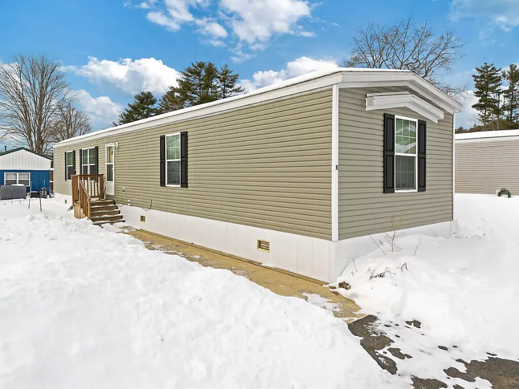 5 Holiday Lane Standish ME 04084