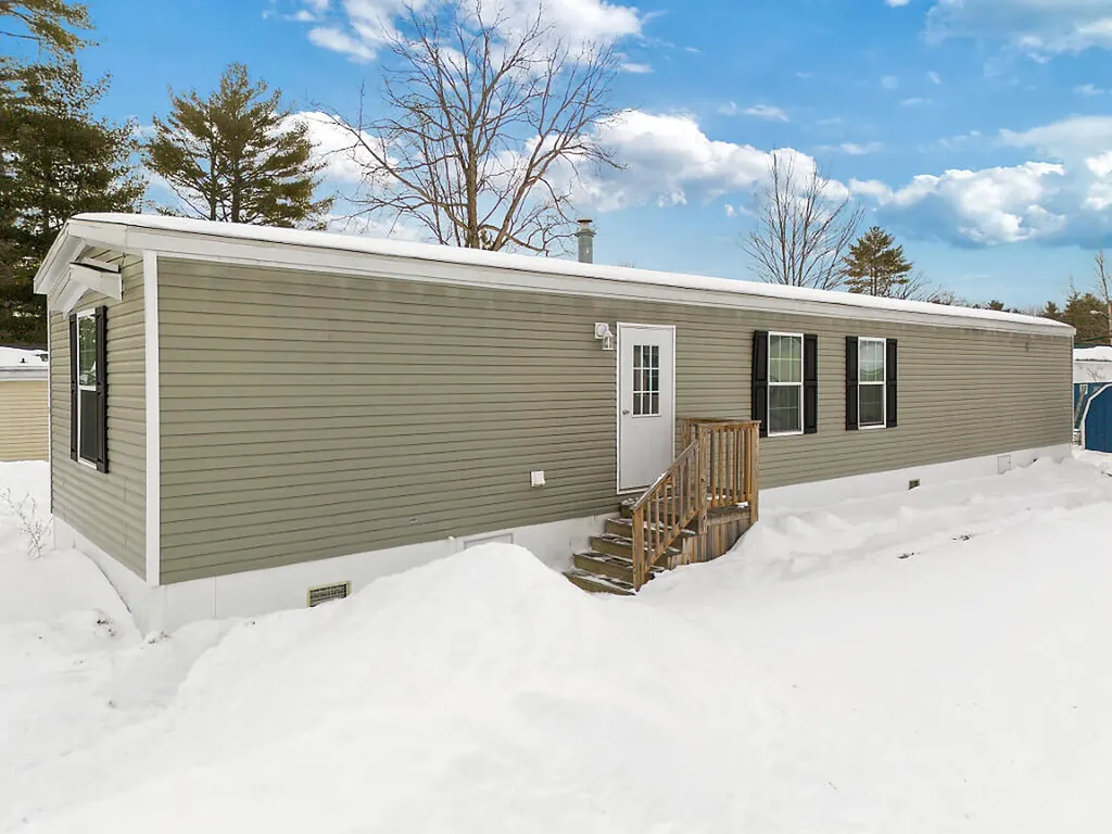 5 Holiday Lane Standish ME 04084