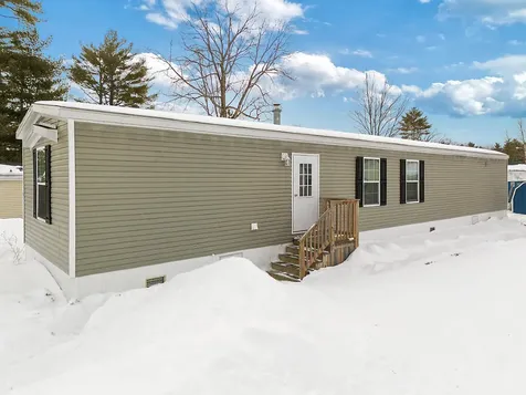 5 Holiday Lane Standish ME 04084