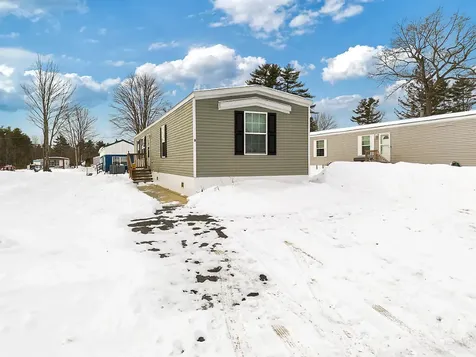 5 Holiday Lane Standish ME 04084