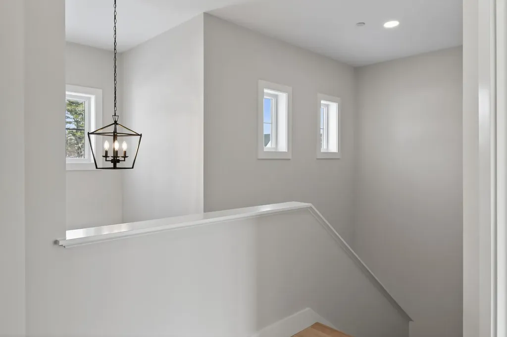 101 Owl's Nest Road Portland ME 04102
