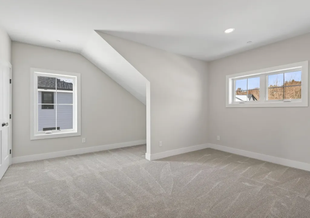 101 Owl's Nest Road Portland ME 04102