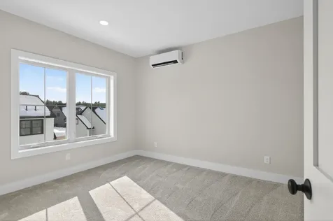 101 Owl's Nest Road Portland ME 04102