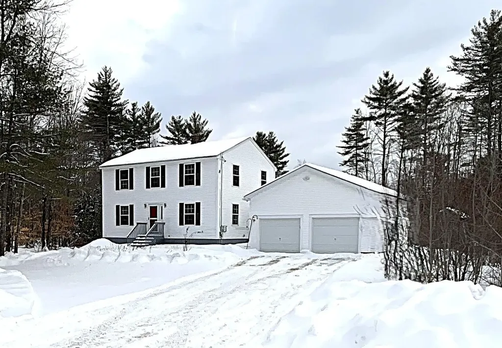 8 Evergreen Circle Limington ME 04049