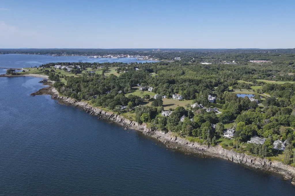 43 Eastward Rockport ME 04856