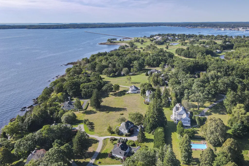 43 Eastward Rockport ME 04856