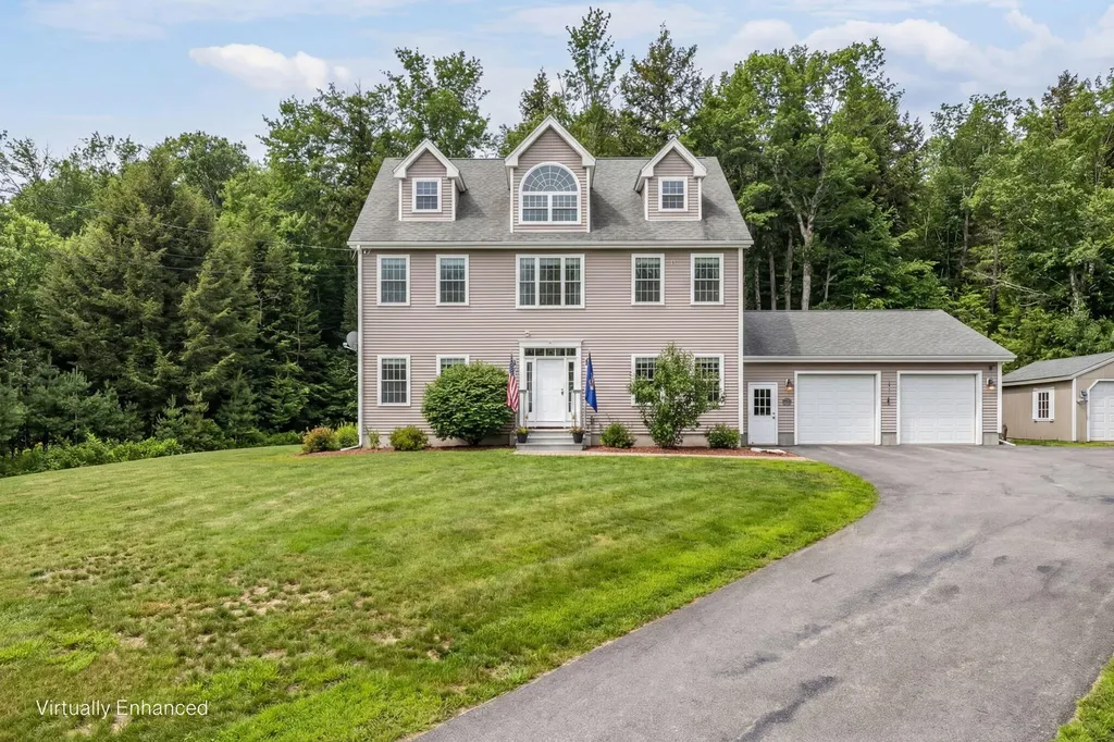 325 Lower Dedham Road Holden ME 04429
